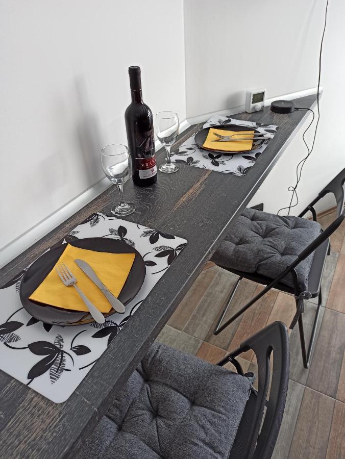Apartment Lastin Put
