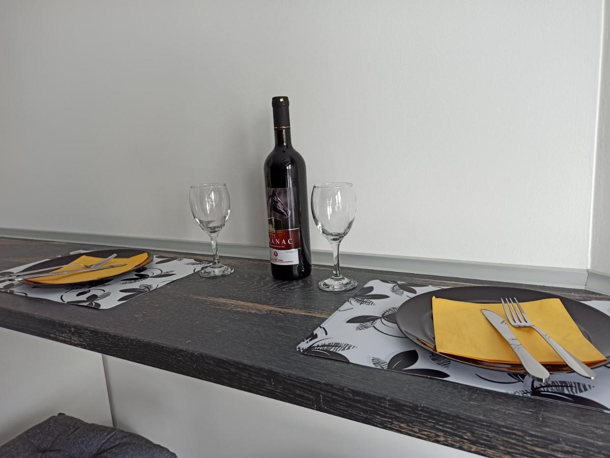 Apartment Lastin Put