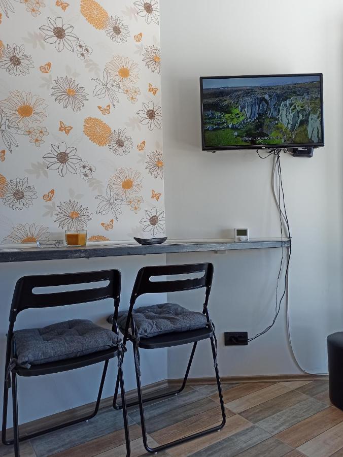 Lastin Put Apartment Divcibare